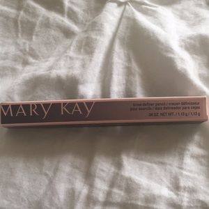 Brow definer pencil